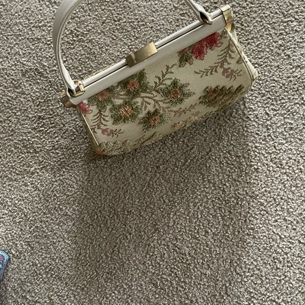 Floral Embroidered Cream Handbag